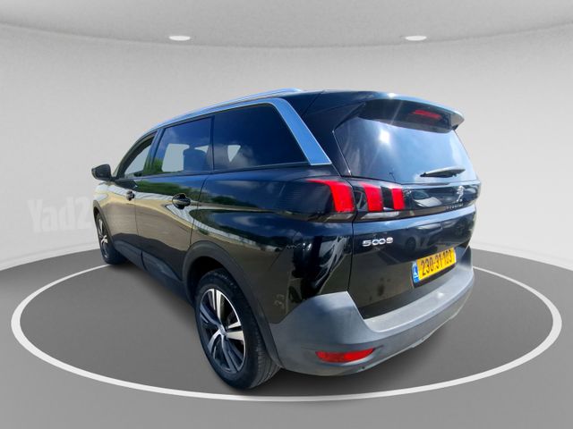 פיג'ו 5008