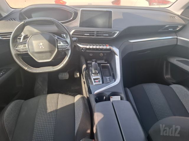 פיג'ו 3008