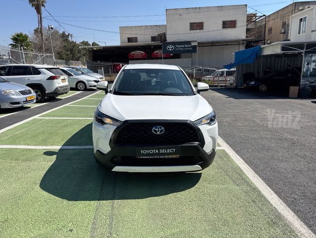 טויוטה קורולה קרוס