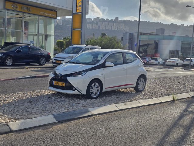 מודעת רכב טויוטה אייגו