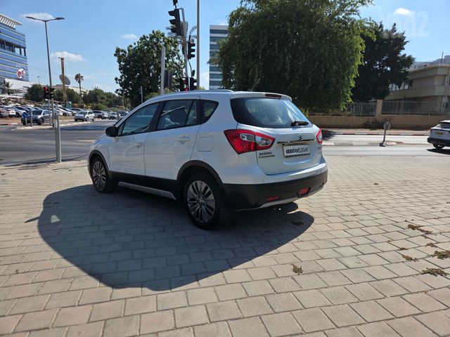 סוזוקי קרוסאובר