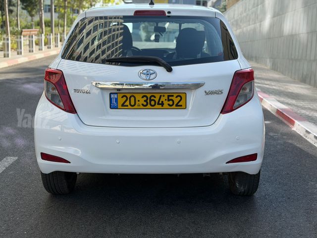 טויוטה יאריס