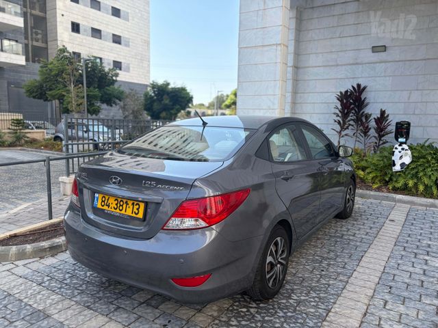 יונדאי אקסנט i25