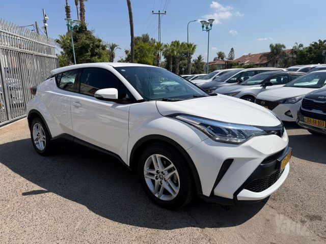 מודעת רכב טויוטה C-HR