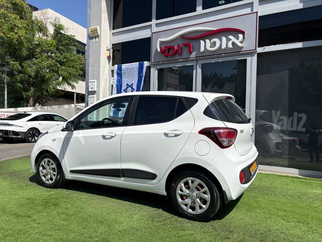 יונדאי i10