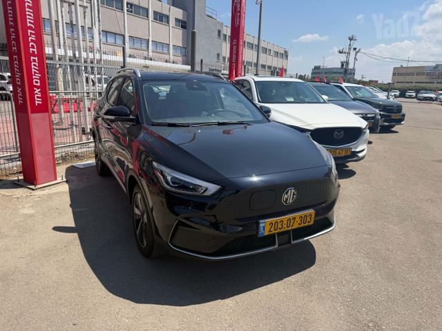 מודעת רכב אם ג'י ZS