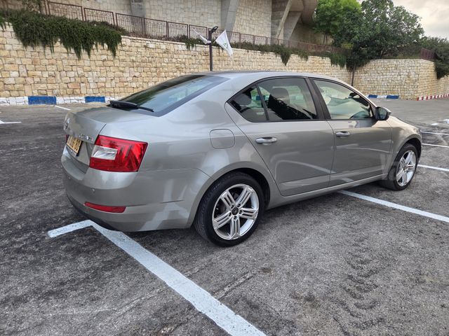 סקודה אוקטביה