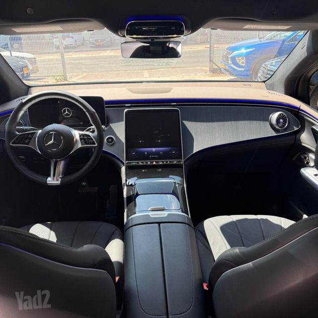 מרצדס-בנץ EQE SUV