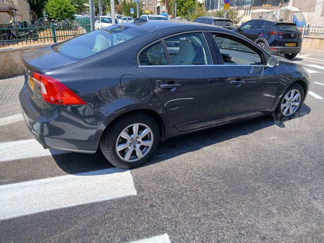 וולוו S60