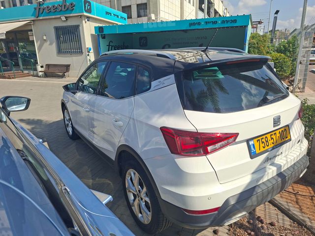 מודעת רכב סיאט ארונה