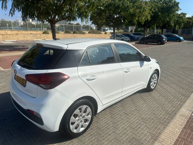 יונדאי i20