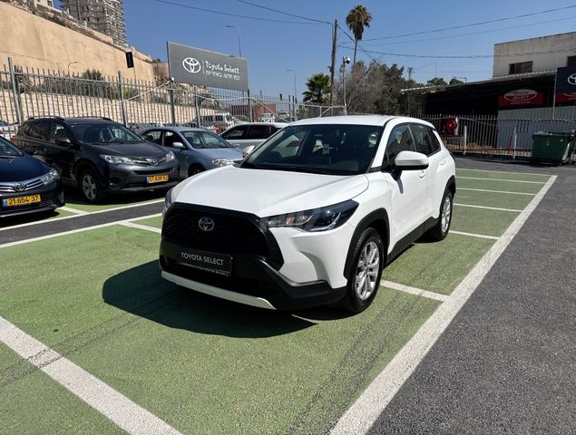 מודעת רכב טויוטה קורולה קרוס