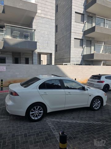 מיצובישי לנסר