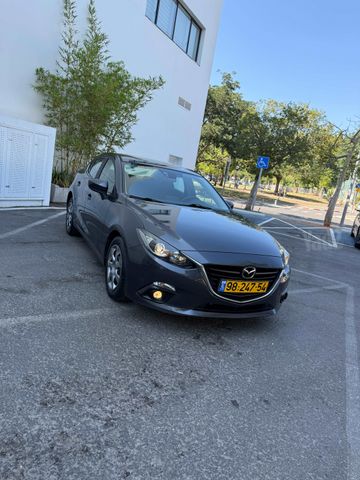 מאזדה 3