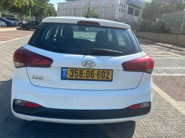 יונדאי i20