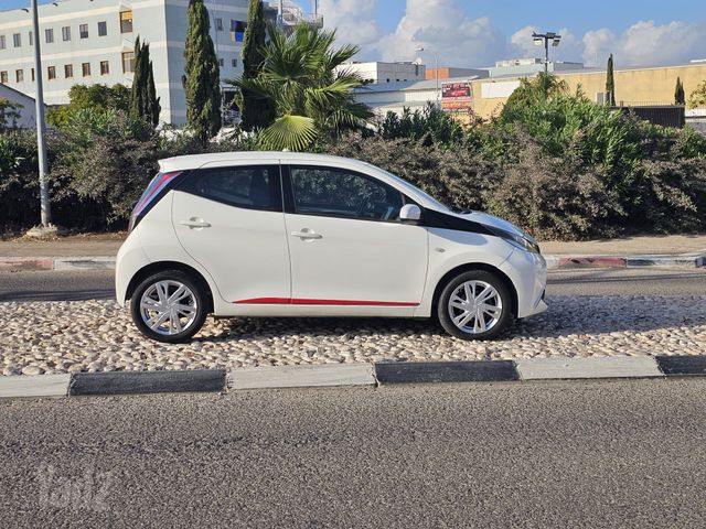 טויוטה אייגו