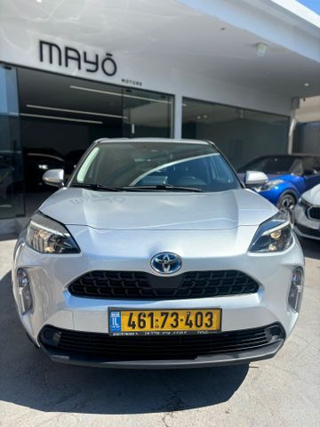 טויוטה יאריס קרוס