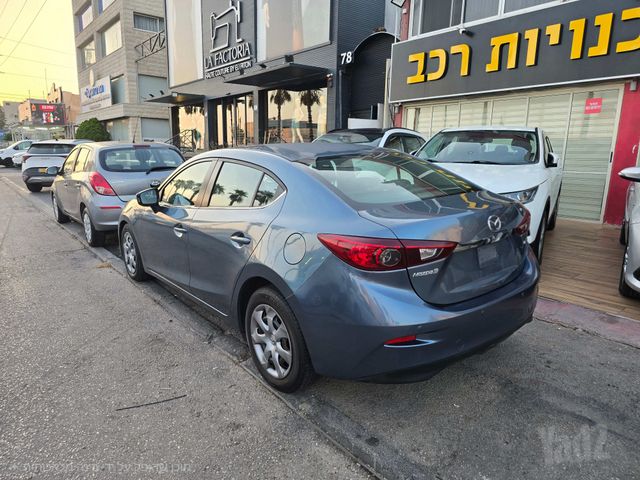 מודעת רכב מאזדה 3