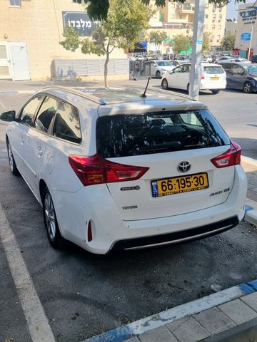 מודעת רכב טויוטה אוריס 2