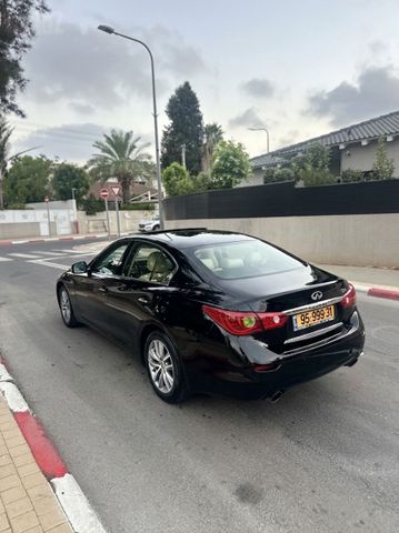 אינפיניטי Q50