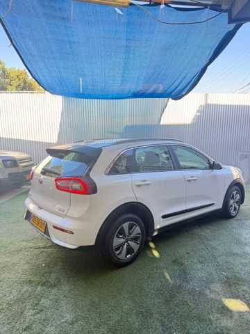 קיה נירו