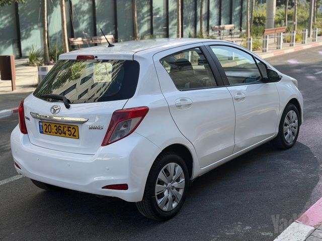 טויוטה יאריס