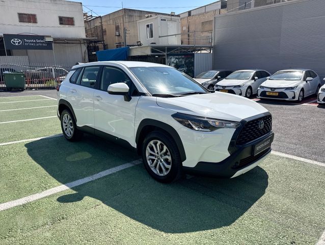 טויוטה קורולה קרוס