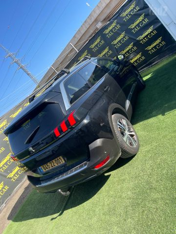 פיג'ו 5008