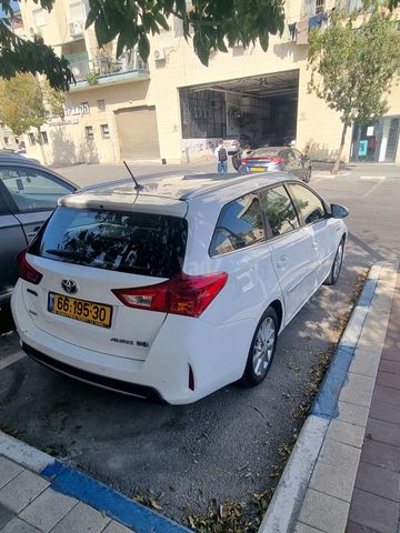 מודעת רכב טויוטה אוריס