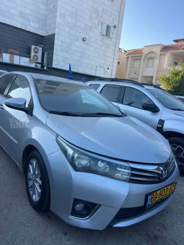 טויוטה קורולה