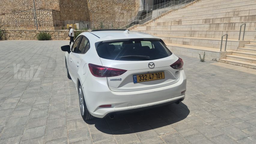 מאזדה 3