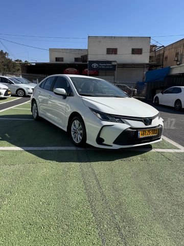 טויוטה קורולה