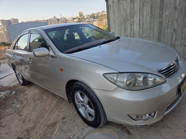 טויוטה קאמרי