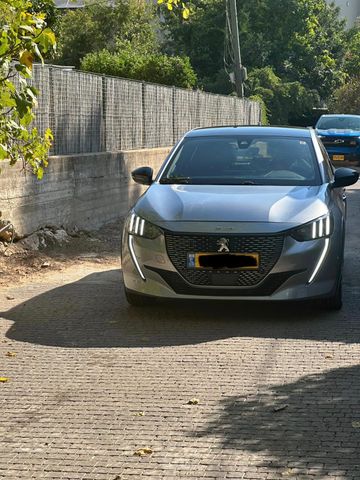 פיג'ו 208
