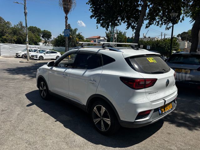 מודעת רכב אם ג'י ZS
