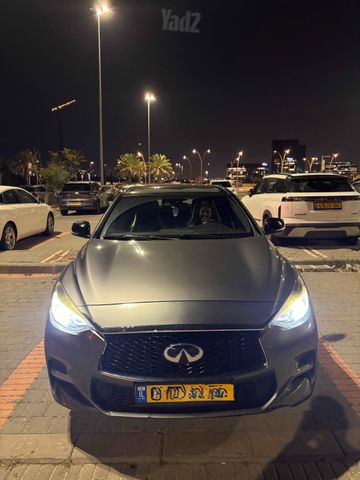 אינפיניטי Q30