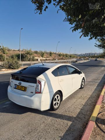 טויוטה פריוס
