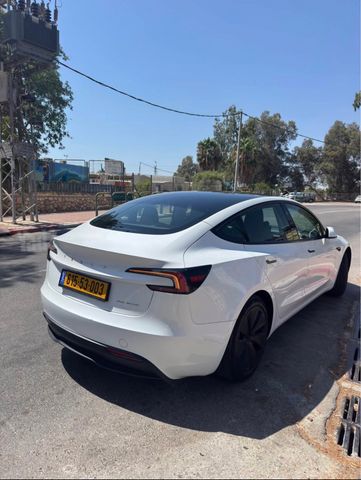 טסלה מודל 3