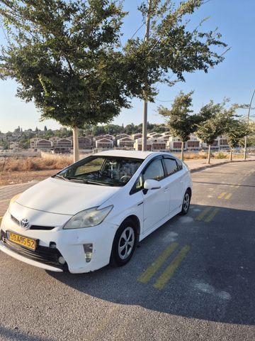 טויוטה פריוס
