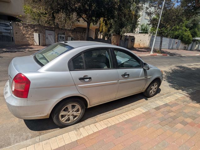 יונדאי אקסנט i25