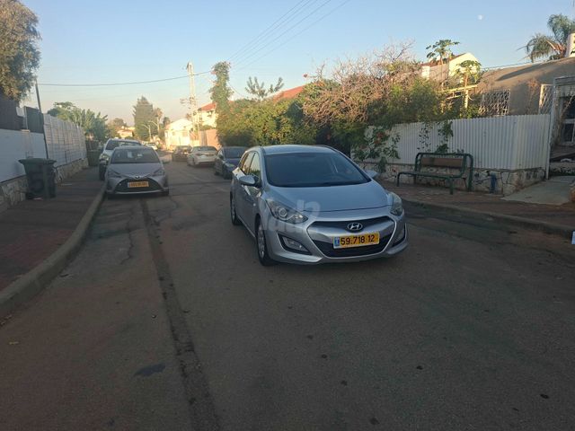 יונדאי i30
