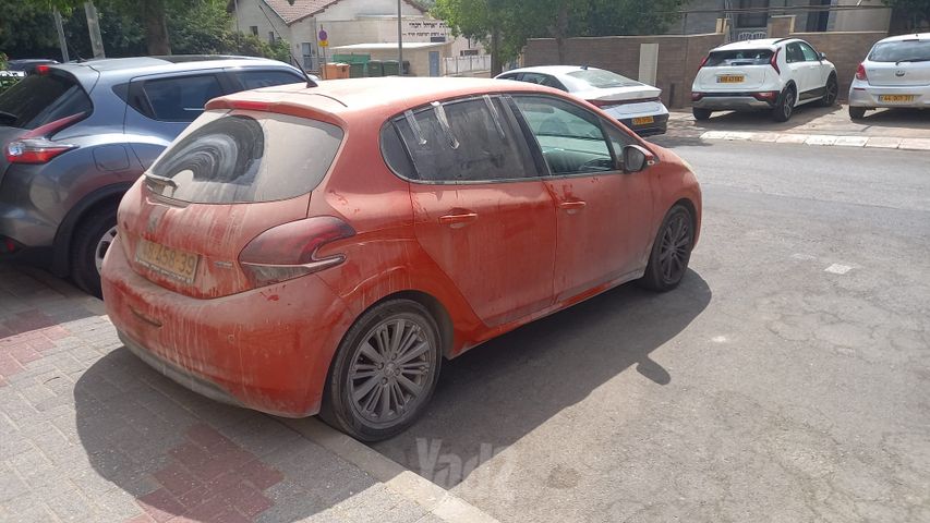 פיג'ו 208