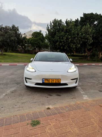 מודעת רכב טסלה מודל 3