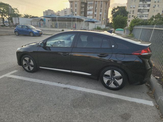יונדאי איוניק