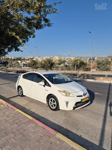 טויוטה פריוס