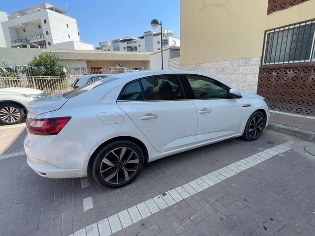 רנו מגאן