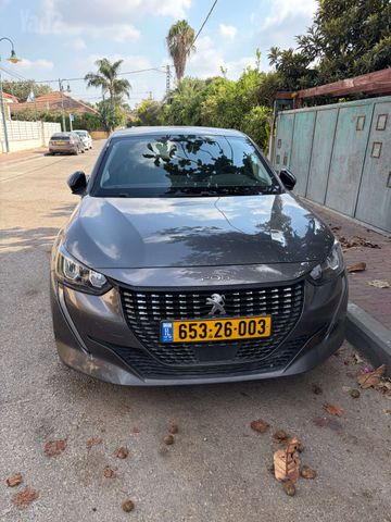 פיג'ו 208
