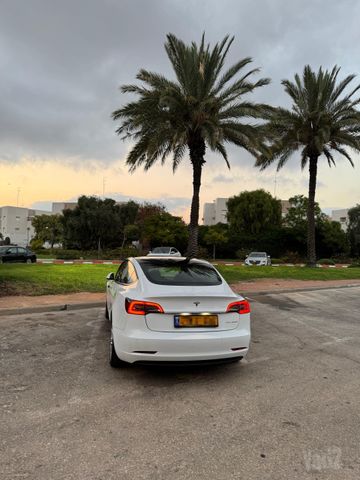 טסלה מודל 3