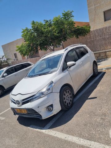 מודעת רכב טויוטה ורסו