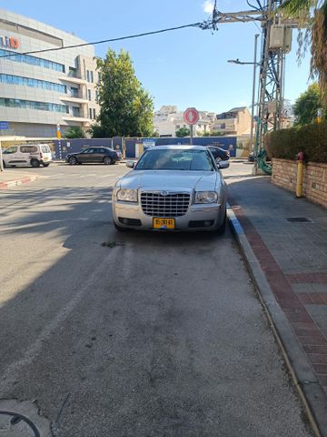 קרייזלר 300